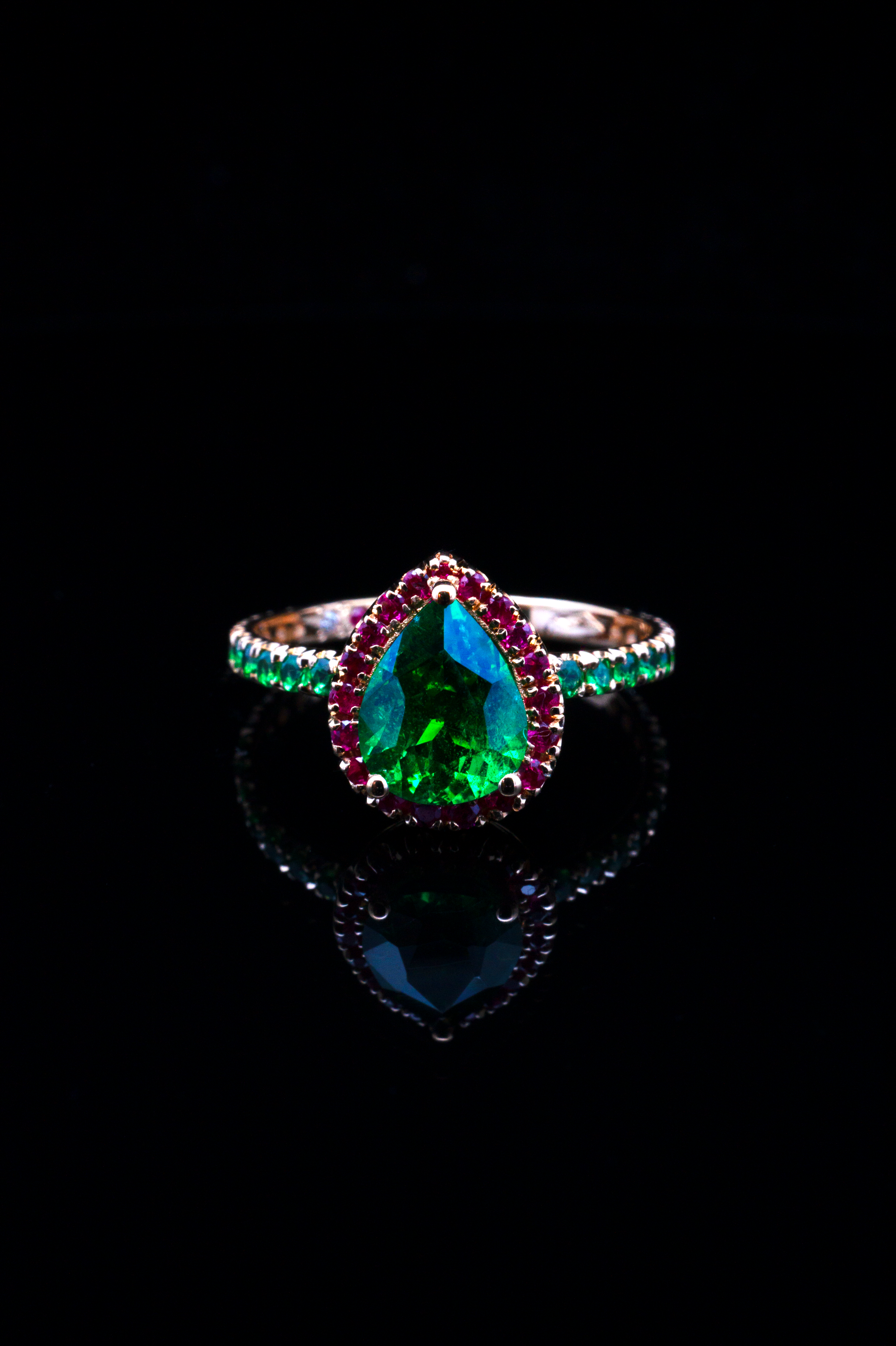 Ever-Changing solitaires - M - Green Pink Pear