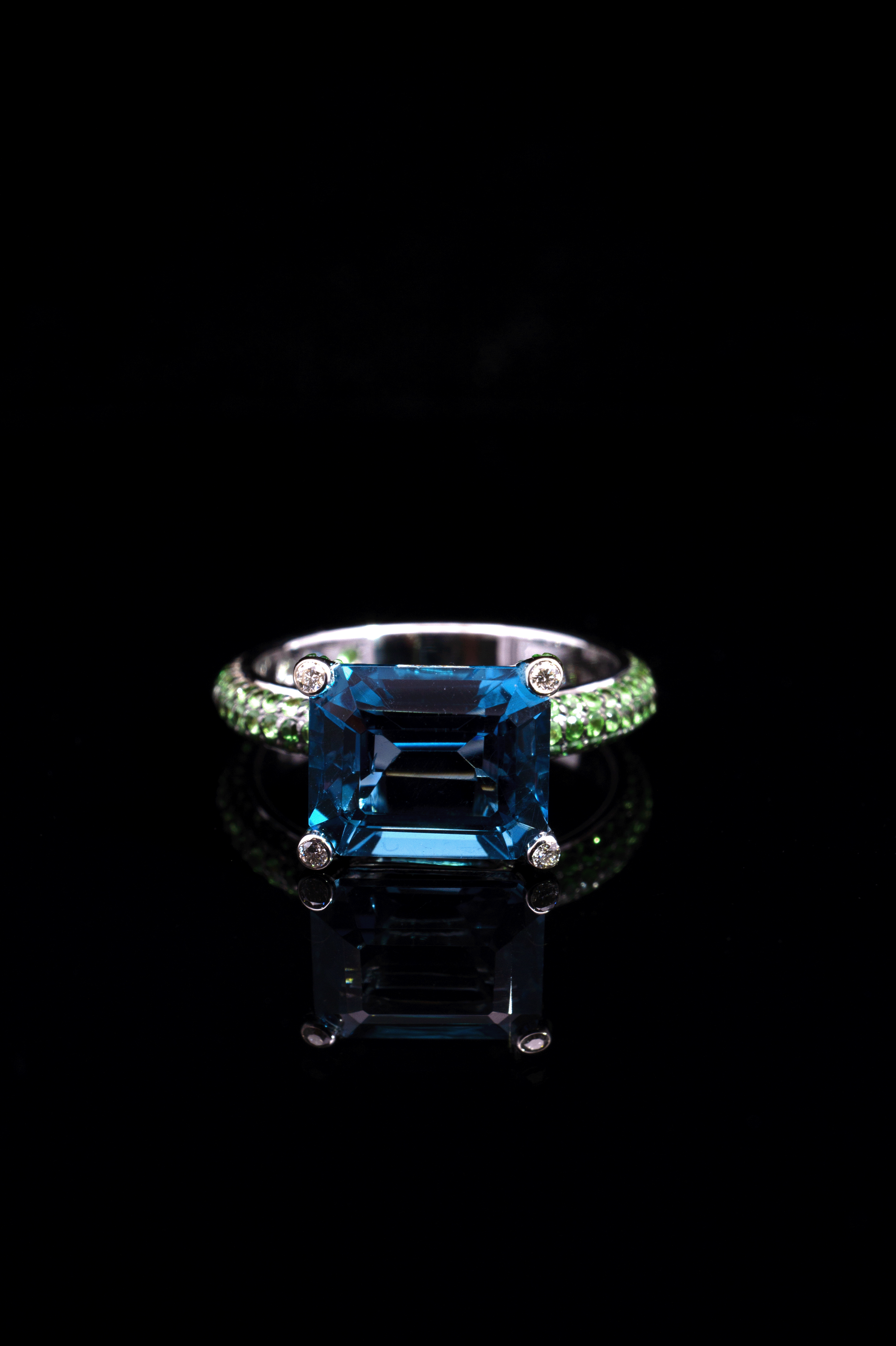 Ranger Solitaires - M - Tsavorite & London Blue